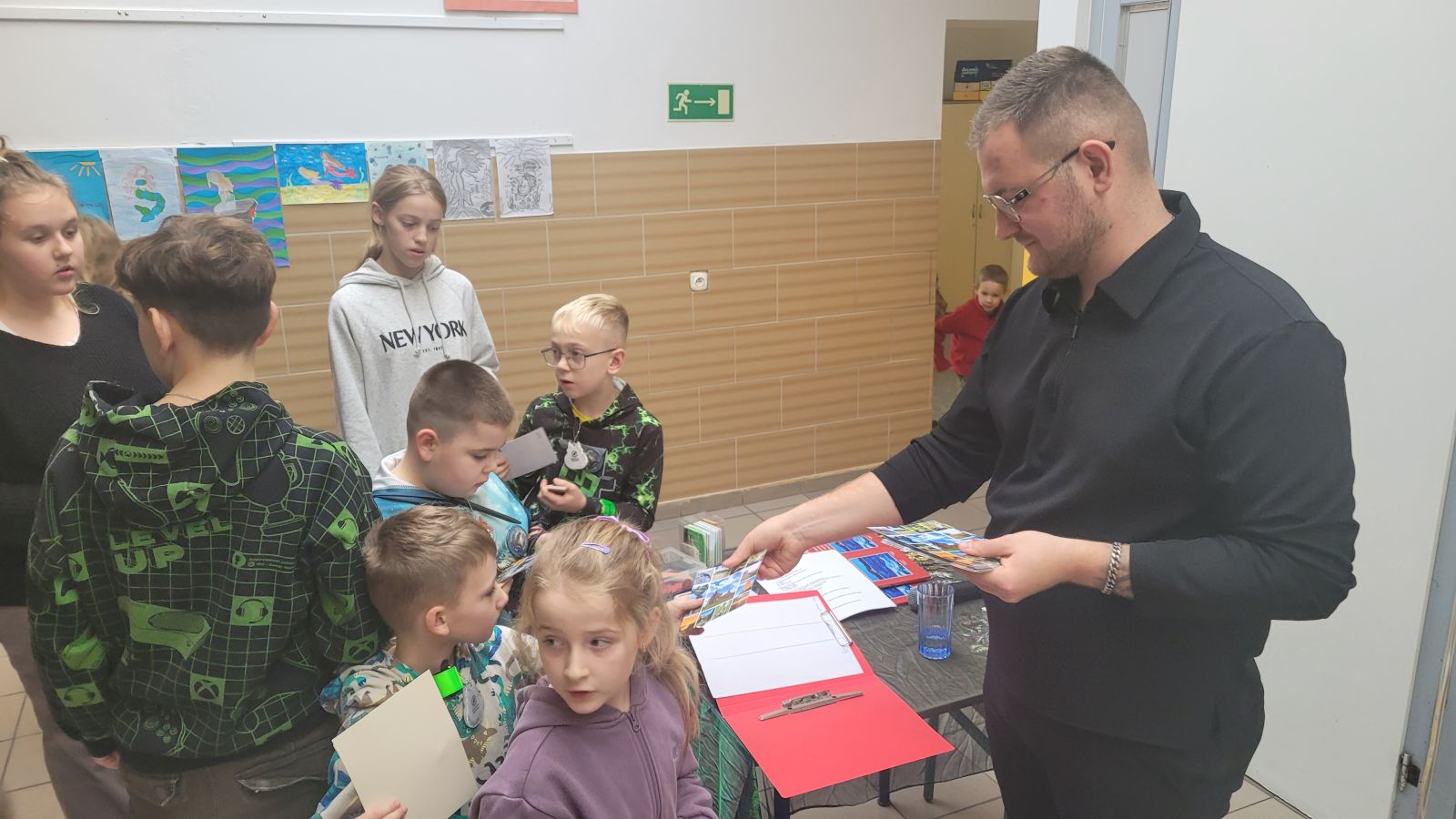 Zdjęcie: Wyjątkowe spotkanie z absolwentem naszej szkoły